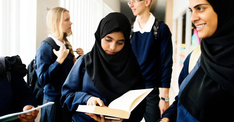 Muslim-students-uk-school-SM
